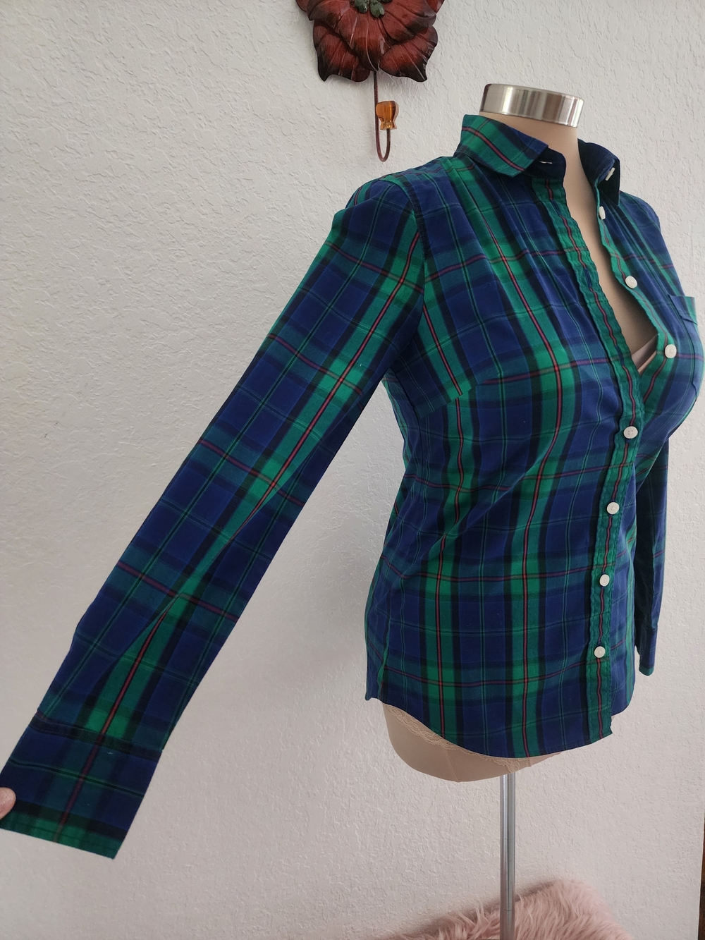 J CREW | Women's Green & Blue Plaid Button-Down Shirt - Picture 6 of 13